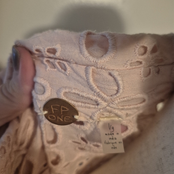 Free People Pink Lace Button-Up Shirt Yesenia Mae Crochet Shacket Large NWT top - Picture 11 of 11